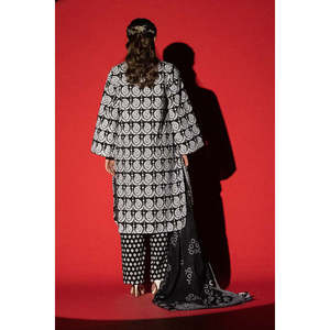 ชุดสูทผ้าแคมบริกพิมพ์ลายบล็อก 3 ชิ้น รุ่น KJP-43017 พร้อมตกแต่งกระดุม - Product Image 3