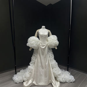 Vestido de Novia Sirena Moderno Brillante Satinado Sin Tirantes con Corsé, Sobrefalda, Cola Capilla, Flores y Encaje de Cristal para NT116 - Product Image 1