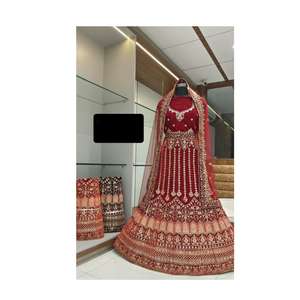 Traje étnico indio moderno de calidad superior Lehenga Choli de terciopelo elegante con diseños elegantes para ocasiones de FIESTA DE LA India - Product Image 4