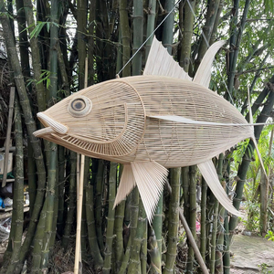 Éclairage de poisson en osier Lanterne en forme de poisson Éclairage suspendu Lumière en rotin-fait à la main du vietnam - Product Image 1