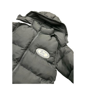 Chaqueta acolchada con bordado de chenilla de lujo, elegante y cálida para el invierno - Product Image 2