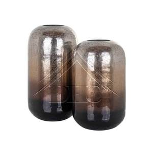 Grands vases à fleurs en métal fabriqués à la main avec finition dorée et noire antique pour une décoration élégante de salon ou de foyer - Product Image 1