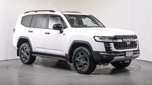 H & S 2023 TOYOTAS LAND CRUISER LC300 GR SPORT 225KW SUV USADO COCHE USADO MUY LIMPIO - Product Image 3