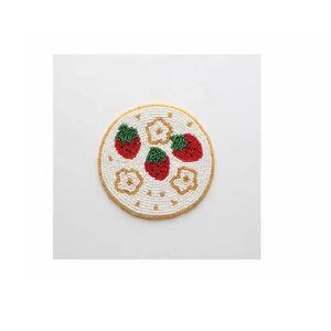 Sous-verre perlé en verre fraise fait à la main dernière conception sous-verre décoratif moderne pour table basse - Product Image 1