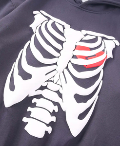 Sudadera con capucha de algodón con estampado de esqueleto de diseño gráfico informal para hombre - Product Image 4