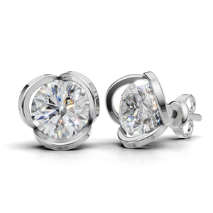 Boucles d'oreilles clous en diamant de laboratoire certifié IGI, taille ronde, monture closée, en or 18 carats, avec fermoir à vis - Product Image 1
