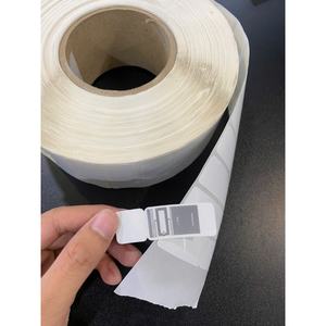 Etiqueta Adhesiva UHF RFID de Nextwaves Industries, 40x20mm, Protocolo ISO 18000-6C, Hecha en Vietnam para Botellas y Envases Líquidos - Product Image 3