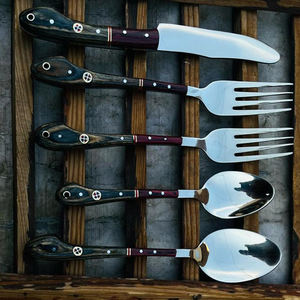 Juego de Cubiertos de Acero Inoxidable Hechos a Mano de Alta Calidad, Ecológicos y Sostenibles, Estilo Industrial, Reutilizables, con Mango de Madera para el Hogar - Product Image 3