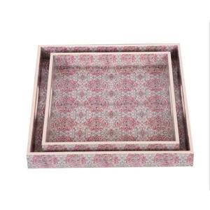 Plateau de service en bois émaillé au look classique, plateau de table à manger traditionnel - Product Image 4