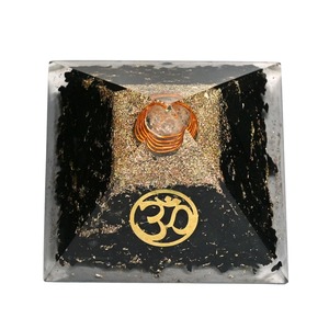 La mejor calidad pulido Shungite piedra preciosa orgón pirámide OM Logo ecológico decorativo vacaciones decoración Navidad al por mayor - Product Image 6