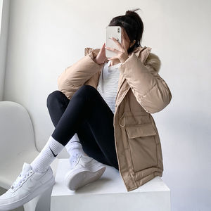 Chaqueta acolchada recortada acolchada personalizada al por mayor para mujer de lona transpirable con procesamiento de punto de temporada de invierno - Product Image 2