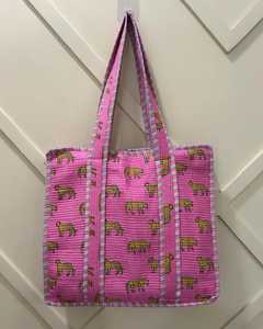 Sac fourre-tout à bandoulière en coton matelassé imprimé floral pour femmes sac à provisions de marché et de voyage à fermeture ouverte fait à la main pour l'été et l'automne - Product Image 3