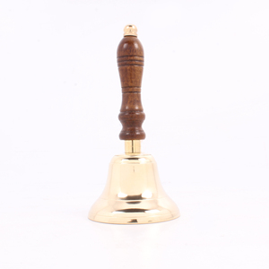 Campana de mano de latón con mango de madera y pulido brillante liso, campana de latón fuerte de mano personalizada a la venta - Product Image 6