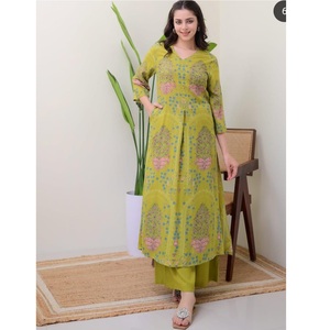 Ropa de fiesta de alta calidad Kurti para mujer con escote y pantalón elegantes disponibles a precios al por mayor desde la India - Product Image 1