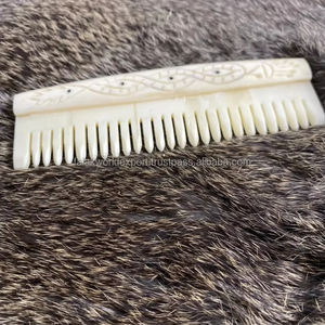 Meilleure qualité corne de vache fait à la main qualité corne de buffle poli taille personnalisée corne de boeuf naturelle peigne à cheveux par Falak World Export - Product Image 2