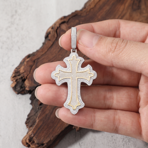 Iced Out <b>Cross</b> Pendant Two Tone Hip Hop Jewelry Moissanite Diamond <b>Cross</b> Necklace Wholesale Custom Manufacturer - Product Image 2