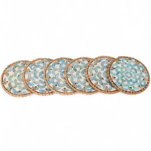 แผ่นรองแก้วทำมือจากเปลือกหอยมุก ขอบหวายธรรมชาติ สำหรับเสิร์ฟชา กาแฟ และตกแต่งโต๊ะภายใน - Product Image 4