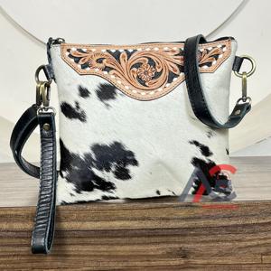Dernier modèle en gros : Mini sac à bandoulière vintage en cuir de vachette véritable, orné de motifs floraux et de découpes à la main, style western, avec pochette à porter à l'épaule ou au poignet - Product Image 1