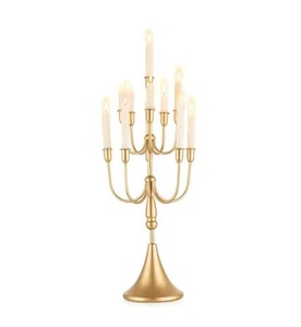 Bougeoir en aluminium fait à la main en métal de qualité supérieure décor de candélabre exquis pour la maison, le salon, la chambre ou la table de mariage - Product Image 1
