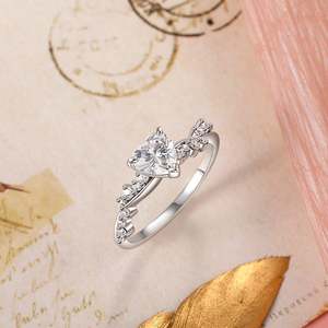 แหวนหมั้นรูปหัวใจทรงวงรีแพลตตินั่ม - แหวนคู่ชุบโรเดียม - Product Image 6
