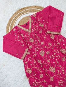 Conjunto de Salwar y Dupatta de Diseño Moderno Inspirado en Bollywood, Hecho a Mano, en Colores Vivos, Colección de Kurta al por Mayor - Product Image 4