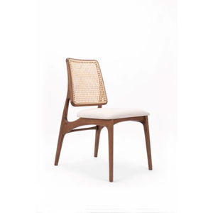 Chaise de salle à manger Victoria simple, fabriquée avec un cadre en teck massif de qualité et un tissage en rotin avec finition noyer pour une utilisation en intérieur. - Product Image 1