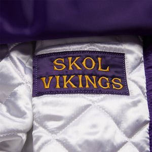 Veste en satin Viking de qualité supérieure personnalisable pour un style de fan ultime, veste en satin Vikings, vêtements de fan de la NFL, veste d'esprit d'équipe - Product Image 3