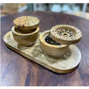 Brûleur d'encens religieux décoratif en bois d'acacia, fait main et écologique, rehausse l'ambiance des salons et des bureaux avec une touche de chaleur et de style raffiné - Product Image 2