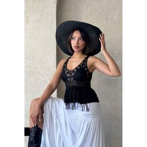 เสื้อผู้หญิงสีดำแบบสายรัดประดับลูกไม้ ขายส่ง - Product Image 5