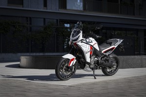 Modelo en Oferta, Nueva Motocicleta Mo-to Mo-ri-ni X-CA-PE 1200 con 2 Años de Garantía Internacional - Product Image 2