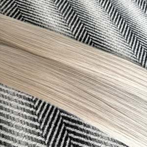 Queue de cheval en cheveux humains vierges bouclés # Blond platine froid 60A - Product Image 4