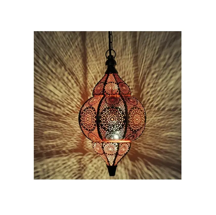 Decoratieve Metalen Lantaarn Ophanging Ontwerp Geverfde Afwerking Kaars Marokkaanse Lantaarns Meervoudig Gevormde Ramadan T-Light Houder