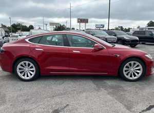 Sedán Eléctrico S 75D 2024 de Bajo Kilometraje y Alto Rendimiento, Equipado con Tracción en las Cuatro Ruedas, Motor Dual, Interior Confortable y Batería de Largo Alcance - Product Image 4