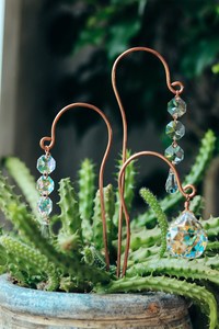 แท่งหินประดับสวนทำจากทองแดงโบราณพร้อมอัญมณีสำหรับตกแต่งสวนและเครื่องมือสนับสนุนการฝึกอบรมพืชในราคาส่งออก - Product Image 5