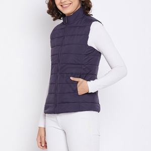 Chaleco de equitación para mujer, de tela elástica softshell, cómodo, elegante, corte entallado, estilo ecuestre. - Product Image 3