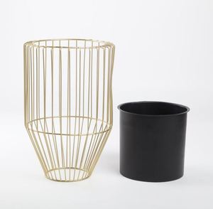 Best Sale Metal Wire Design Golden <b>Stand</b> With Black Planters <b>Pots</b> For Living Room Home Restaurant at Reasonable Price - Product Image 3