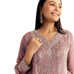 Mauve rosa Chinon Kurta Palazzo Set con ricamo Moti per la vendita all'ingrosso feste etniche matrimoni ricevimenti festosi sfuso personalizzato - Product Image 5