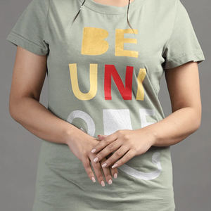 เสื้อยืดผู้หญิง OEM 2025 ขายส่งราคาดีที่สุด ผ้าฝ้าย 100% เนื้อนุ่ม สีพื้น แขนสั้น รับออกแบบโลโก้ ออกกำลังกาย เดินเล่น คุณภาพสูง - Product Image 6