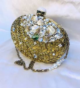 Pochette de soirée pour femmes avec motif nacre et vadrouille traditionnelle en laiton pour mariages et fêtes - Product Image 3