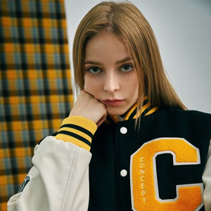 Chaqueta Varsity Reversible Impermeable y Cortavientos Personalizada para Mujer, con Parches Bordados, Exterior de Lana, Forro de Felpa de Algodón, Ecológica - Product Image 5