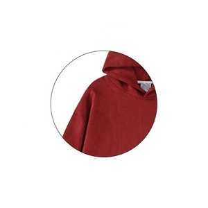 Sweat à capuche rouge personnalisé OEM pour homme, style streetwear, couleur unie - Product Image 3