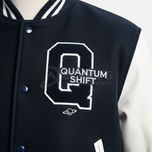 Chaqueta Varsity para Hombre, Color Azul Marino y Blanco, con Letra Q Bordada, Talla 44, Estilo Preppy, Corte Regular, para Otoño - Product Image 3