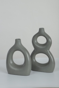 Vase d'urne à fleurs décoratif moderne fabriqué à la main en fer coulé avec placage en laiton pour décor à la maison de dessus de table - Product Image 2