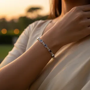 Bracelet à breloques religieuses en argent sterling 925 pour femmes - Plaqué or, cadeau tendance et idéal pour les fêtes - Product Image 3