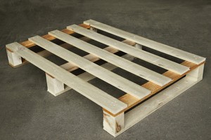 Paleta de Madera ISPM 15, Madera de Pino y Acacia Vietnamita, 1100x1100x135mm, Capacidad de Carga Dinámica de 2000kg - Product Image 3