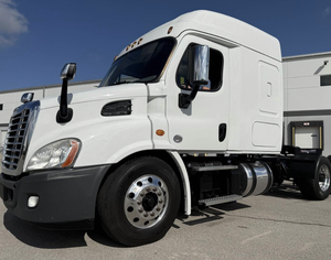 Best!! 2022 2021 2019 Affordable Sleeper <b>Truck</b> <b>Freightliners</b> Cascadias 113 Sleeper SemiTruck 60" MidRoof Sleeper 450HP Automatic - Product Image 2