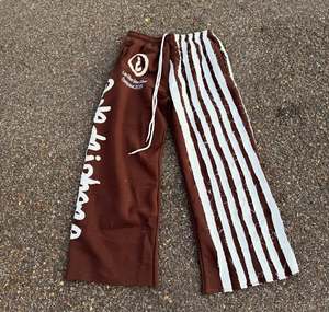 Pantalons mi-larges pour hommes en tissu polaire polyester/coton, personnalisés en gros, broderie plate, élastique, anti-rétrécissement, séchage rapide - Product Image 1