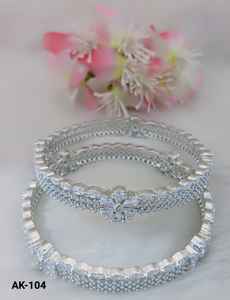 Vibrant AD Bangles Set pour femmes Bijoux uniques faits à la main pour les fêtes de mariage Occasions spéciales Cadeau idéal - Product Image 2