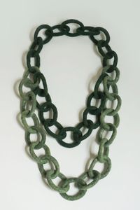 สร้อยคอทำด้วยมือเรซิ่นสำหรับสุภาพสตรีเครื่องประดับแฟชั่นอินเดียพร้อมสัญลักษณ์คริสเตียนสำหรับรุ่นธรรมชาติ - Product Image 3