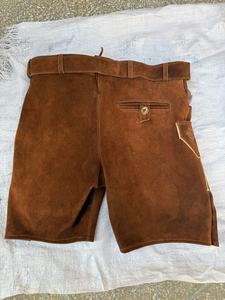 Últimos Lederhosen Bávaros para Oktoberfest, Traje Tradicional Masculino, Lederhosen Knurz Ligeros, Bordados, de Cuero Vacuno y Gamuza - Product Image 3